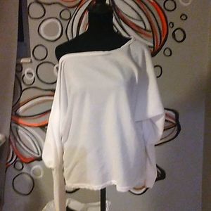 Med. White long sleeve off the shoulder shirt